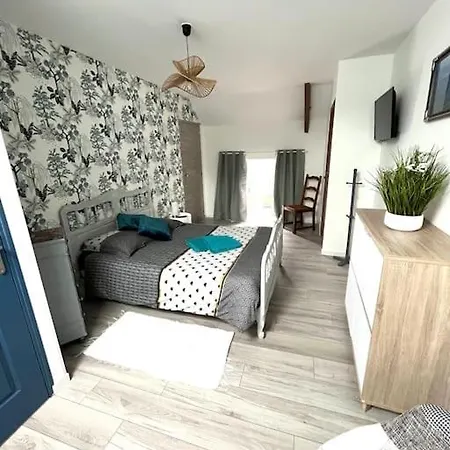 Jacuzzi A La Cavalerie De * Montchaton