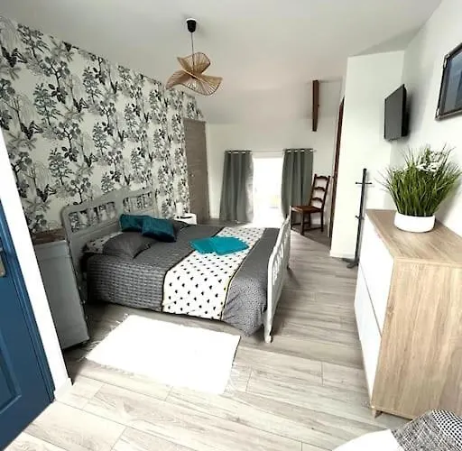 Jacuzzi A La Cavalerie De * Montchaton